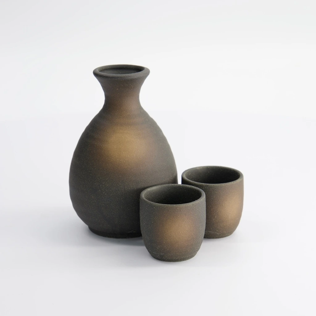 Sake Set 3-teilig 250ml + 50ml schwarz/braun Box 1/36