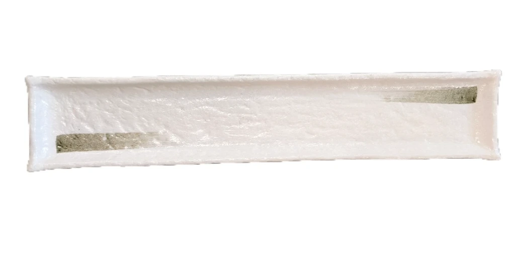 Platte lang Weiß mit matchagrünem Pinselstrich 57x11x3cm
