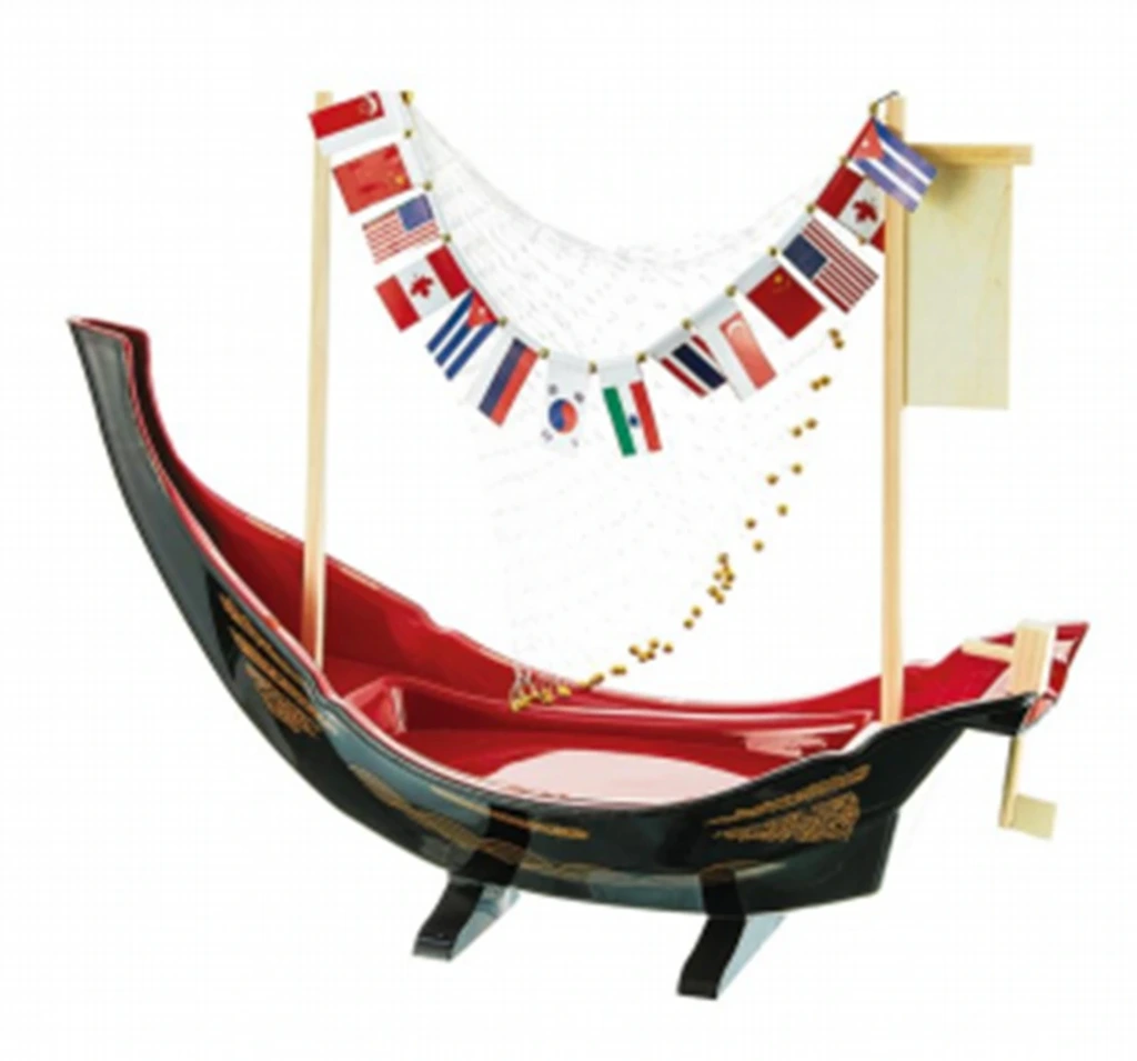 Drachenboot rot lackiert 61x32x23 - klein